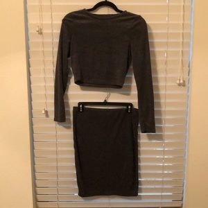Grey long sleeve crop top